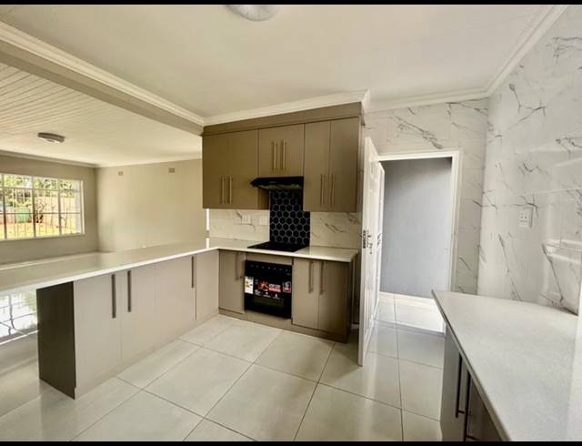 3 BEDROOM HOUSE FOR SALE IN VANDERBIJLPARK CW 6